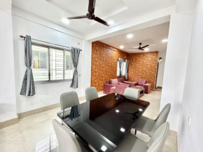Modern 3BHK Apt for Big Groups & Family on EM Bypass